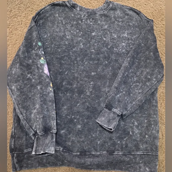 Galaxy Floral Butterfly Pullover Crewneck Sweatshirt Size Medium - Picture 5 of 6